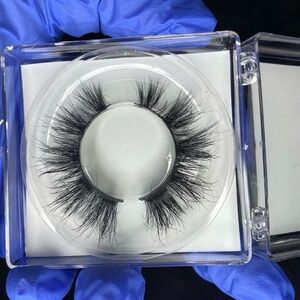 NATURAL for a classy wispy and natural look💘